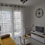 Ana Iadera With Balcony And Parking *