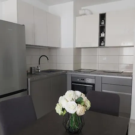 Ana Iadera With Balcony And Parking Zadar