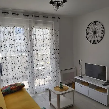 Ana Iadera With Balcony And Parking *