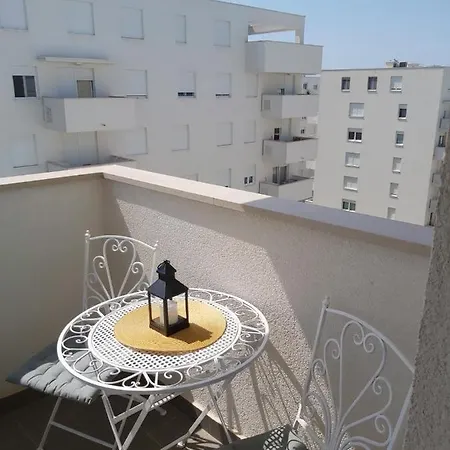 Ana Iadera With Balcony And Parking Zadar