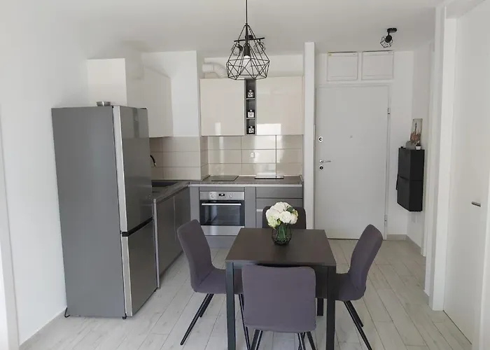 아파트 Ana Iadera With Balcony And Parking *