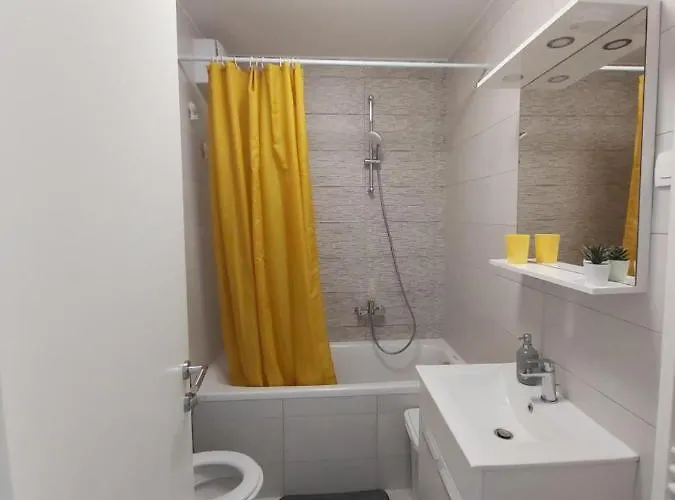 아파트 Ana Iadera With Balcony And Parking 자다르