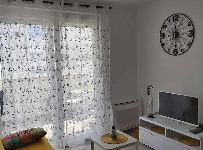 Ana Iadera With Balcony And Parking *