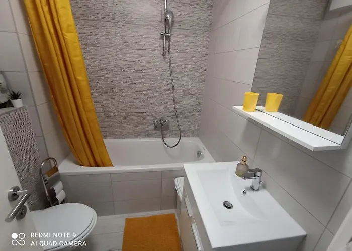 아파트 Ana Iadera With Balcony And Parking 자다르